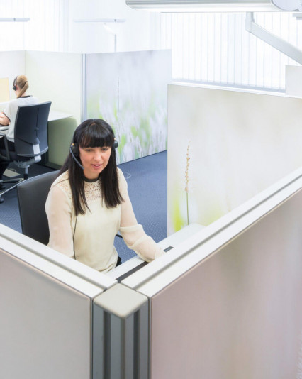 in einem Großraumbüro